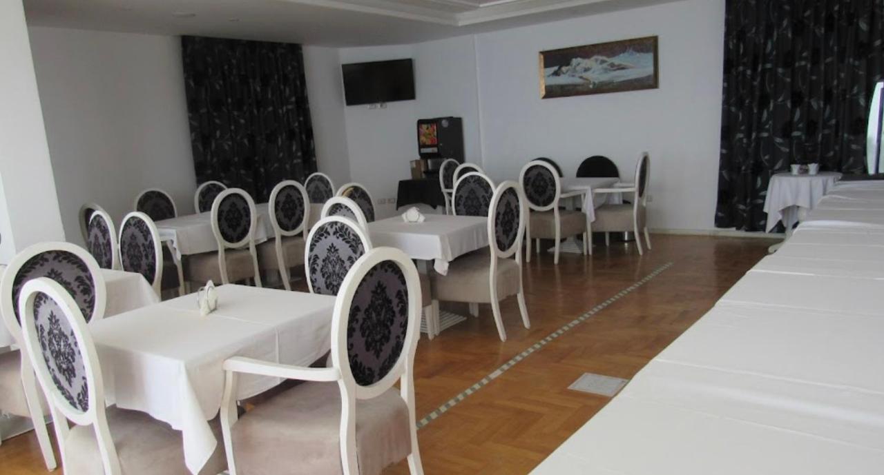 Thea Hotel Влёра Экстерьер фото
