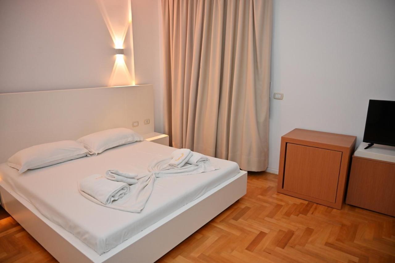 Thea Hotel Влёра Экстерьер фото