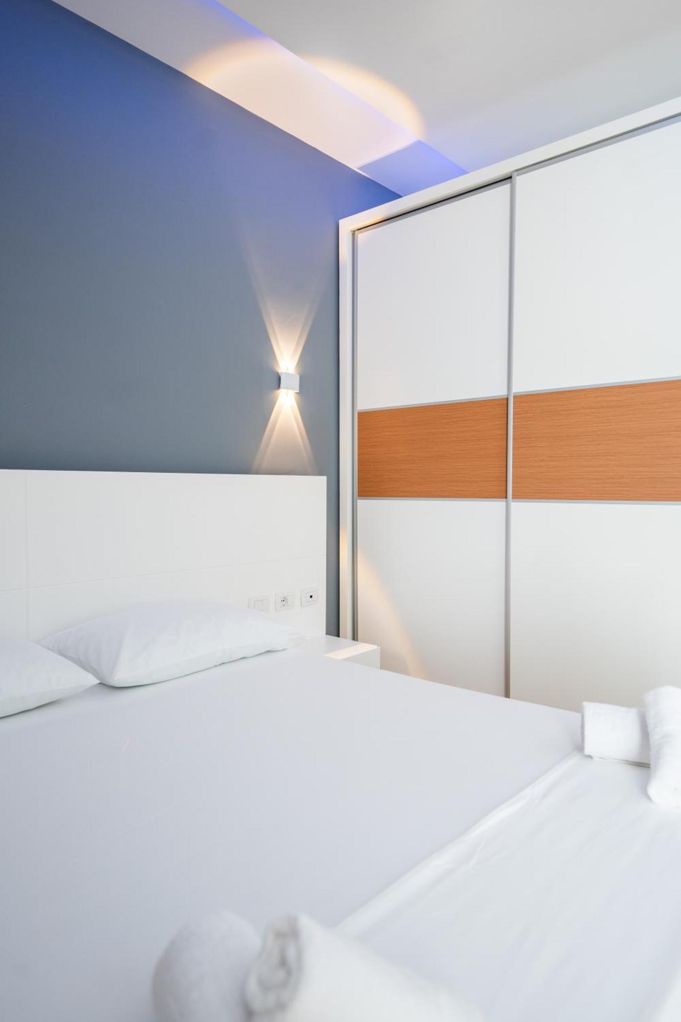 Thea Hotel Влёра Экстерьер фото
