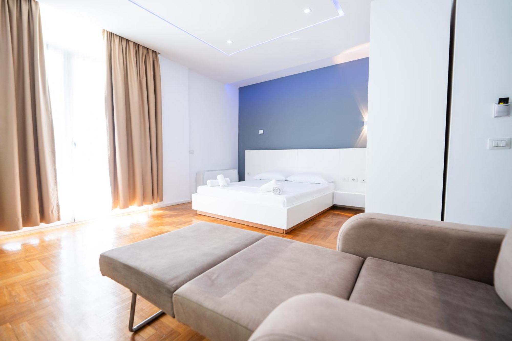 Thea Hotel Влёра Экстерьер фото